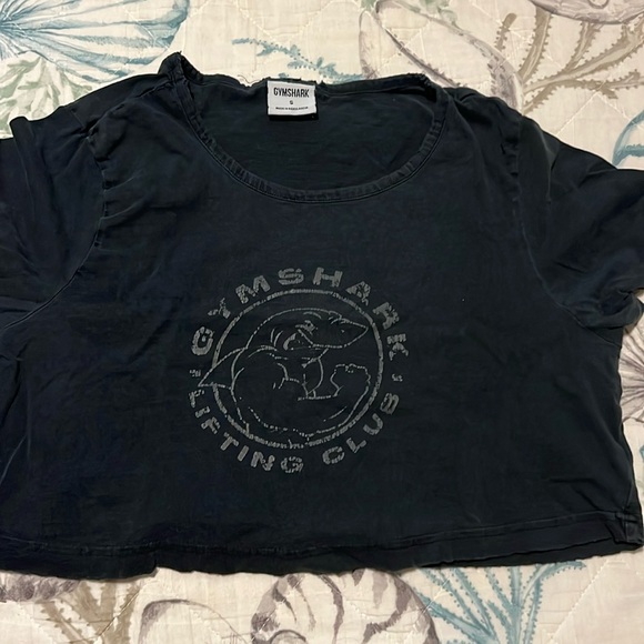 Gymshark Tops - Gymshark women’s black crop top size small